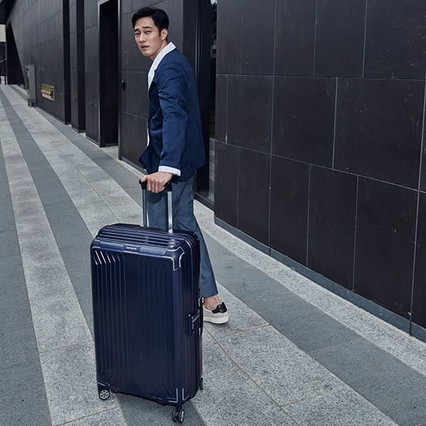 SAMSONITE รุ่น LITE-BOX 69/25 กระเป๋าเดินทาง 25 นิ้ว วัสดุ Woven Polypropylene น้ำหนักเบาพิเศษ แข็งแรงทนทานด้วยเทคโนโลยีเฉพาะระดับโลกจากยุโรป https://lnwchill.com