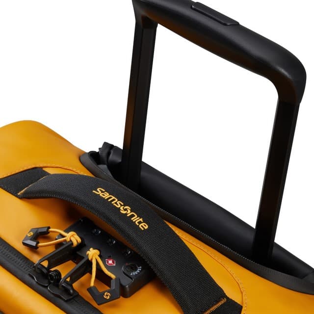 SAMSONITE รุ่น ECODIVER Duffle with Wheels กระเป๋าล้อลากกันน้ำขนาด 22 นิ้ว 55 ซม. 48 ลิตร ผลิตจากวัสดุรีไซเคิล ทนทานเป็นพิเศษ พร้อมเดินทางทุกรูปแบบ https://lnwchill.com
