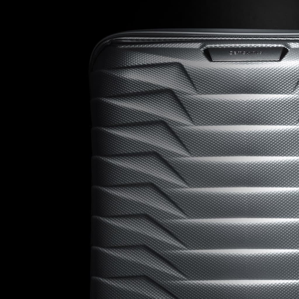SAMSONITE รุ่น PROXIS 69/25 กระเป๋าเดินทาง 25 นิ้ว วัสดุ Roxkin สุดยอดนวัตกรรมความแข็งแกร่งทนทานและน้ำหนักเบาเป็นพิเศษ เพื่อการเดินทางที่เหนือกว่า https://lnwchill.com
