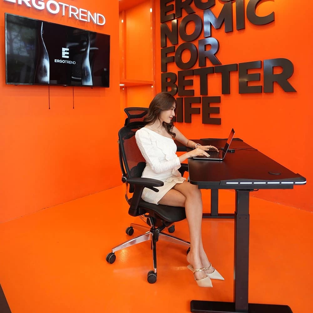 ErgoTrend โต๊ะไฟฟ้าเออร์โกเทรน ยืน-นั่งทำงาน รุ่น Sit2stand RGB L-shape https://lnwchill.com