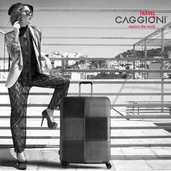 CAGGIONI รุ่น โวยาจเกอร์ 15082 กระเป๋าเดินทางโพลีคาร์บอเนต สีดำ น้ำหนักเบาพิเศษ มาพร้อมซิปขยายเพิ่มความจุและล้อลาก 360 องศาเพื่อการเดินทางที่คล่องตัว https://lnwchill.com
