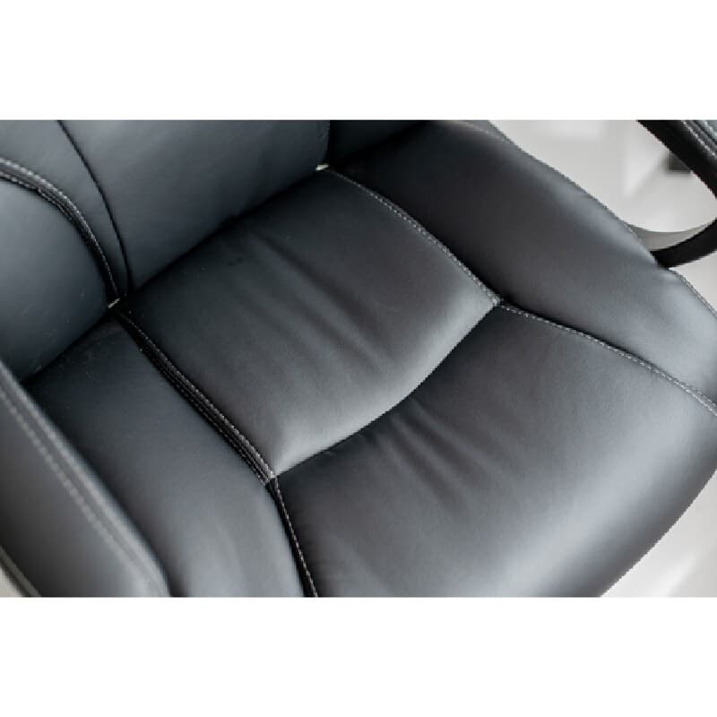 Furradec รุ่น Comfy สีดำ เก้าอี้ผู้บริหาร PU Leather ขาเหล็กโครเมียม ปรับเอนได้ 120 องศา มอบความสบายเหนือระดับ https://lnwchill.com