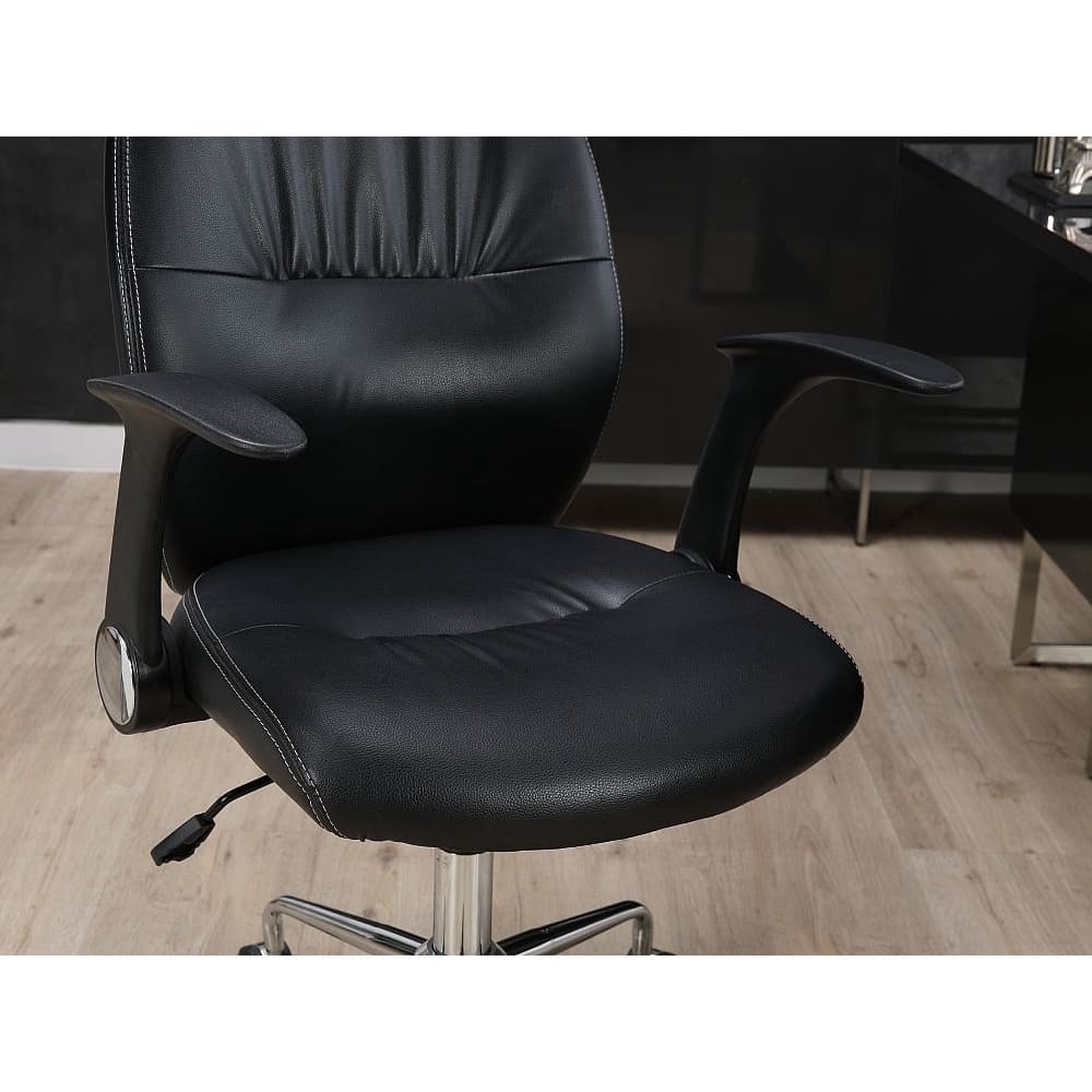 INDEX LIVING MALL เก้าอี้สำนักงานพนักพิงกลาง เก้าอี้นั่งทำงาน เก้าอี้เบาะหนัง รุ่น คูรอท-บี - สีดำ เก้าอี้สีดำ ปรับระดับขึ้นลงด้วย Gas lift รับน้ำหนักได้ 100 กก. https://lnwchill.com