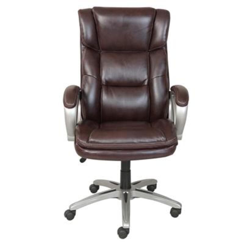 Furradec รุ่น Parham เก้าอี้ผู้บริหารหุ้มหนังสังเคราะห์ Bonded Leather สีน้ำตาลที่ออกแบบตามหลักสรีรศาสตร์ เพื่อเสริมสร้างบุคลิกภาพและมอบความสบายสูงสุดในการทำงาน https://lnwchill.com