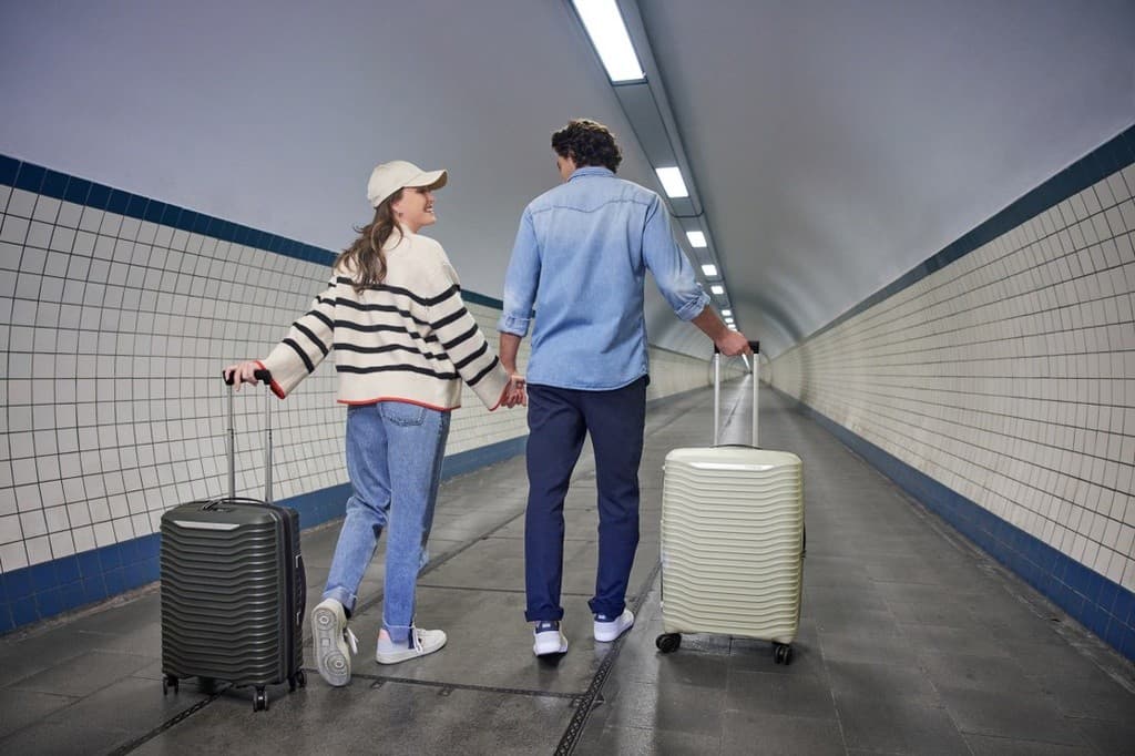 SAMSONITE รุ่น UPSCAPE SPINNER 81/30 EXP กระเป๋าเดินทาง 30 นิ้ว น้ำหนักเบา ขยายได้พร้อมล้อกันกระแทก ตอบโจทย์ทุกการเดินทางอย่างเหนือชั้น https://lnwchill.com