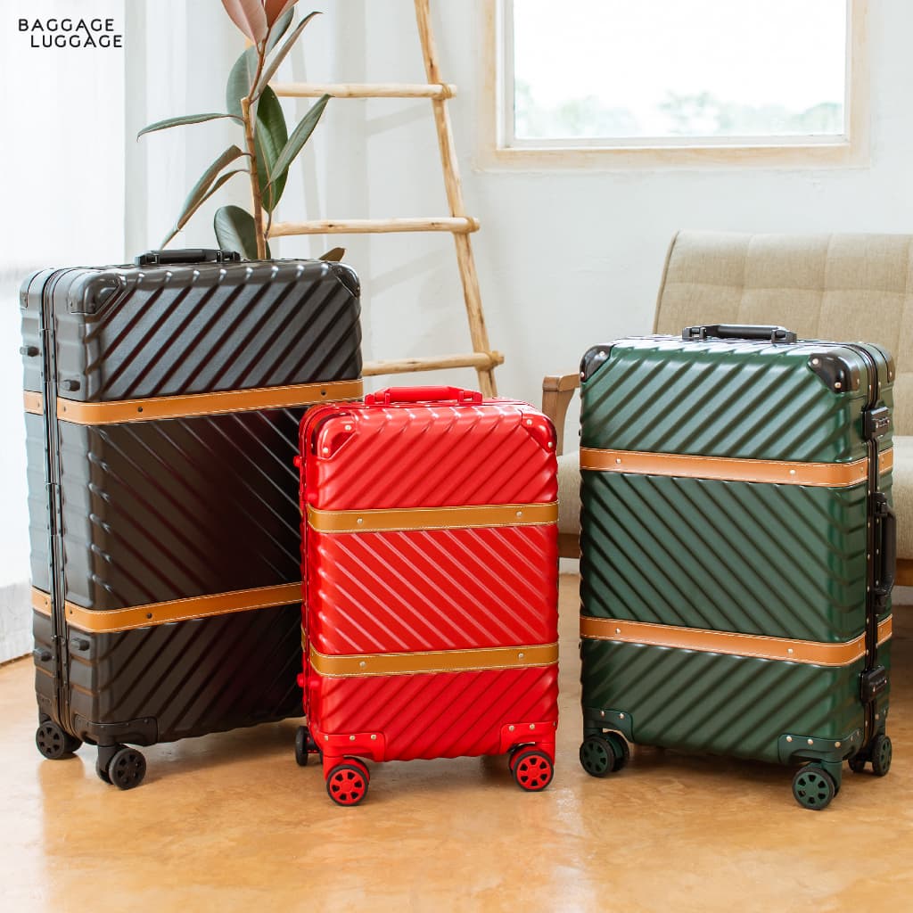 BAGGAGE LUGGAGE รุ่น WESTERN กระเป๋าเดินทางอลูมิเนียมเฟรมดีไซน์หนังคาด แข็งแรงทนทานด้วยวัสดุ ABS+PC ผิวกันรอย ล้อคู่ลากลื่น รับประกัน 3 ปี https://lnwchill.com