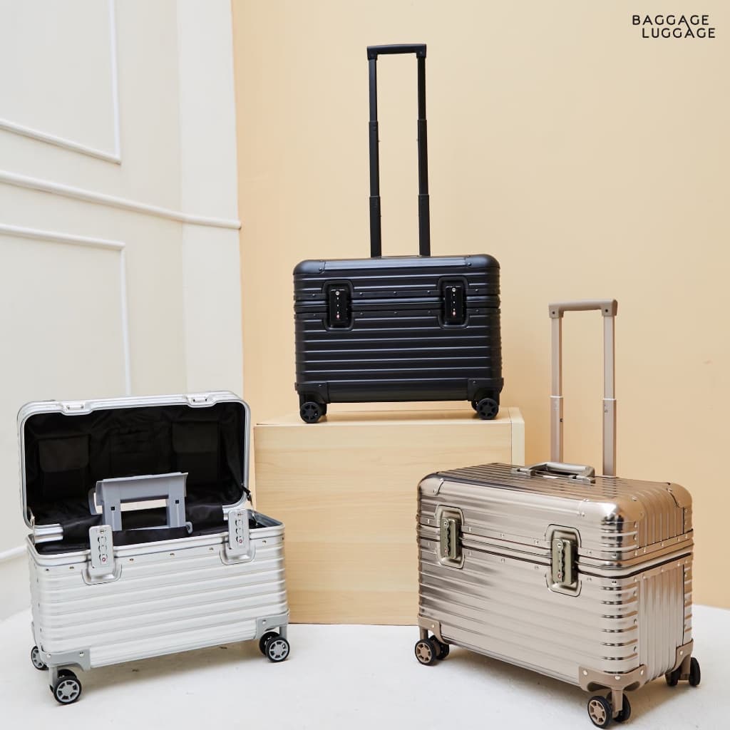 BAGGAGE LUGGAGE รุ่น PILOT ALUMINIUM กระเป๋าเดินทางอลูมิเนียมแท้ทั้งใบ ดีไซน์ทรงนักบินฝาเปิดบน แข็งแรงทนทานเพื่อการเดินทางระดับมืออาชีพ https://lnwchill.com
