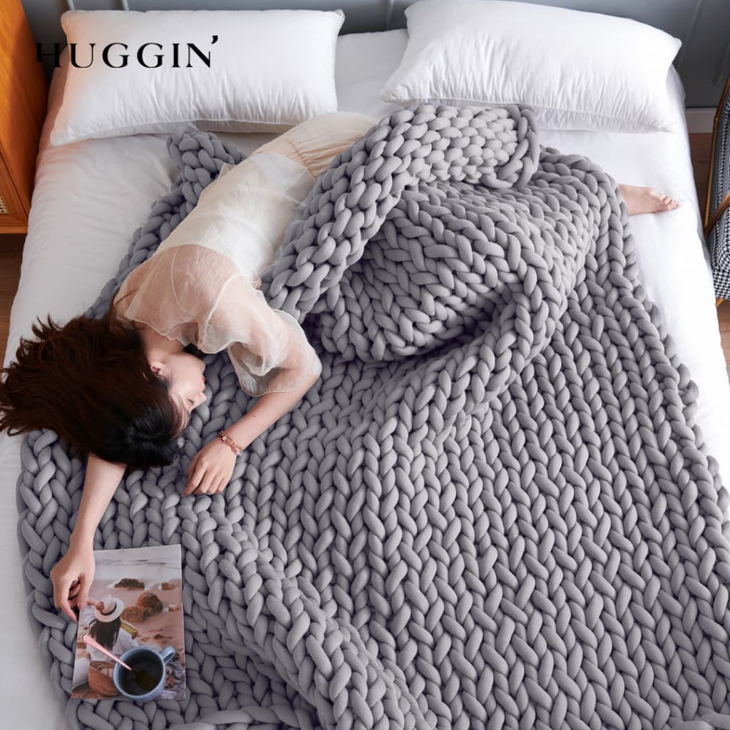 HUGGIN รุ่น 3.3 kg/sqm ผ้าห่มถ่วงน้ำหนักแบบถัก ขนาด 41x72 นิ้ว สีเทาอ่อน ระบายอากาศดีเยี่ยม https://lnwchill.com