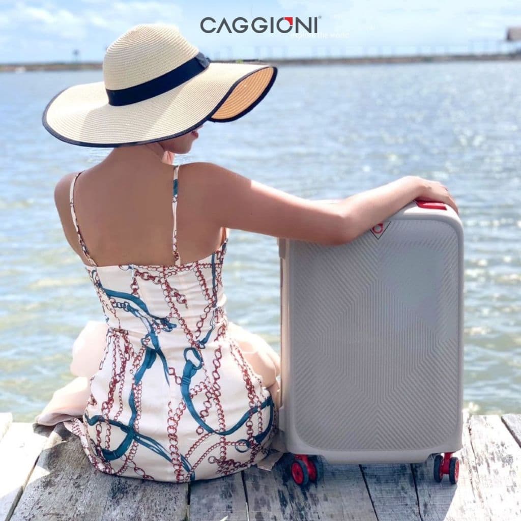CAGGIONI กระเป๋าเดินทางแบบโครง รุ่น C20021 สีเหลือง วัสดุ PP 100% น้ำหนักเบาพิเศษ พร้อมตัวล็อค 3 ตำแหน่งเพื่อความปลอดภัยสูงสุดในการเดินทาง https://lnwchill.com