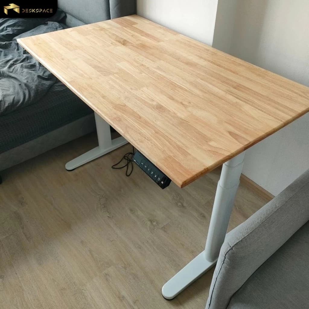 DESKSPACE (Pre-Order) โต๊ะไม้แท้ประสานปรับระดับไฟฟ้า มีท็อปไม้ 2 ชนิด พร้อม USB Charger ปรับความสูงได้ตั้งแต่ 60-125 cm https://lnwchill.com