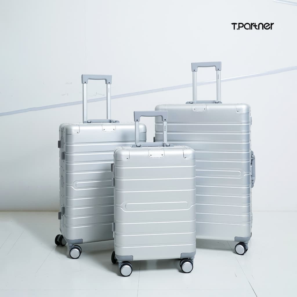 Tpartner รุ่น Metal Aluminium กระเป๋าเดินทางอลูมิเนียมแท้ 100% ดีไซน์หรูหรา แข็งแรงทนทาน ปกป้องทุกการเดินทาง มีให้เลือก 3 ขนาด พร้อมการรับประกันนาน 3 ปี https://lnwchill.com