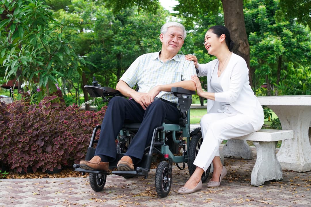 Synergy รุ่น สมาร์ท วีลแชร์ไฟฟ้าพับได้ ที่นั่งกว้าง 50 ซม. โครงสร้างแข็งแรง พับใส่ท้ายรถได้ https://lnwchill.com