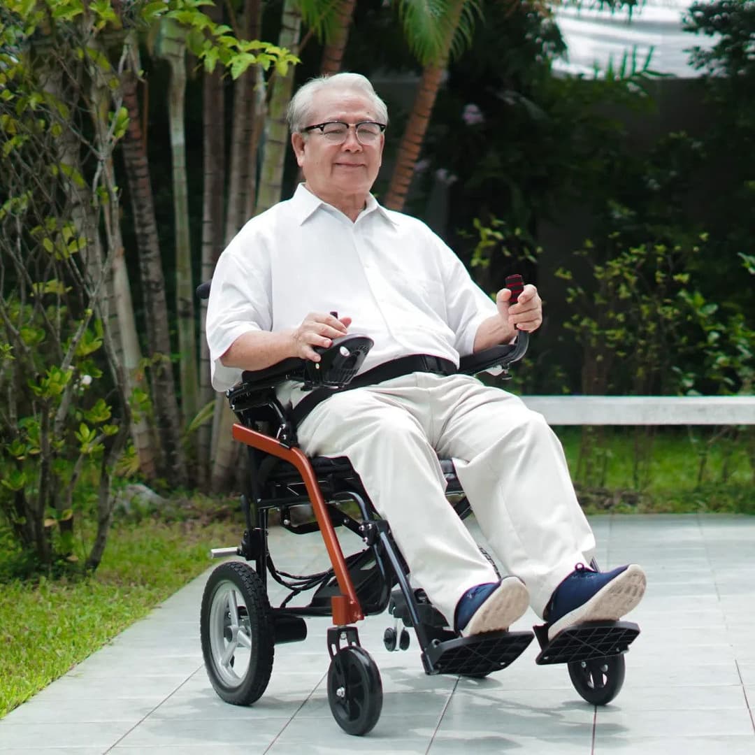 Synergy รุ่น แอร์วีล ลิมิเต็ด วีลแชร์ไฟฟ้า พับได้ น้ำหนักเบา 14 กก พกพาขึ้นเครื่องบิน https://lnwchill.com