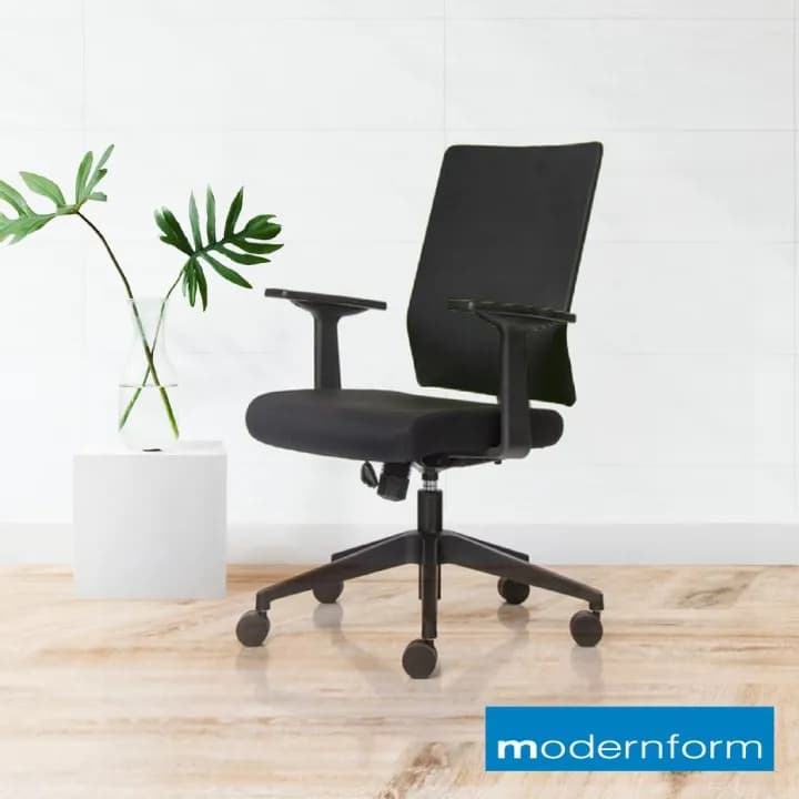 Modernform เก้าอี้สำนักงาน เก้าอี้ทำงาน เก้าอี้ออฟฟิศ เก้าอี้พนักพิงกลาง เก้าอี้สีดำ นั่งทำงานอย่างเพลิดเพลินแสนสบาย พักทุกสัดส่วนของร่างกายในยามที่ต้องการ แขนปรับไม่ได้ ขาไนลอน เบาะผ้าดำ พนักหุ้มผ้าตาข่ายดำ รุ่น PI https://lnwchill.com