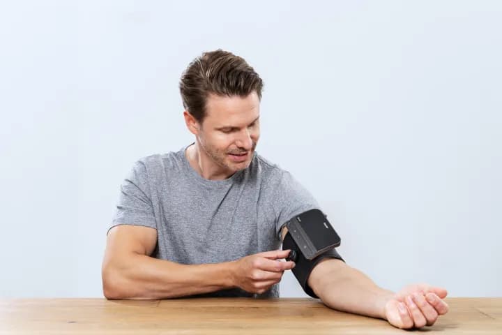 beurer BM81 เครื่องวัดความดันโลหิตที่ต้นแขน | Upper arm blood pressure monitor รุ่น BM81 EASYLOCK [ รับประกัน 5 ปี ] https://lnwchill.com